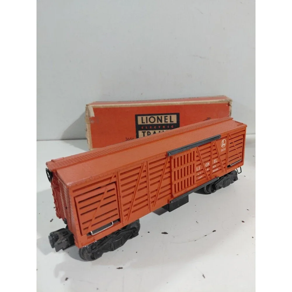 Lionel 3656 Train O Gauge Model Railroad Post War Stockyard  & Cattle Car w/Box